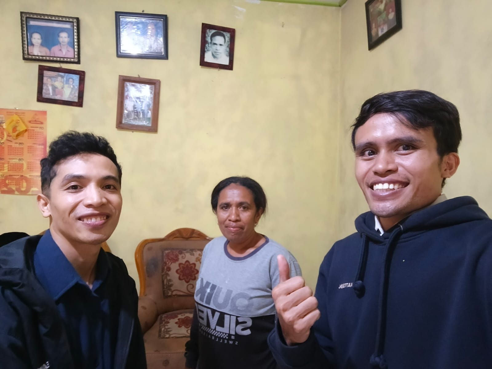 Kunjungan dan perawatan ke keluarga adik Fenu di Oelbubuk