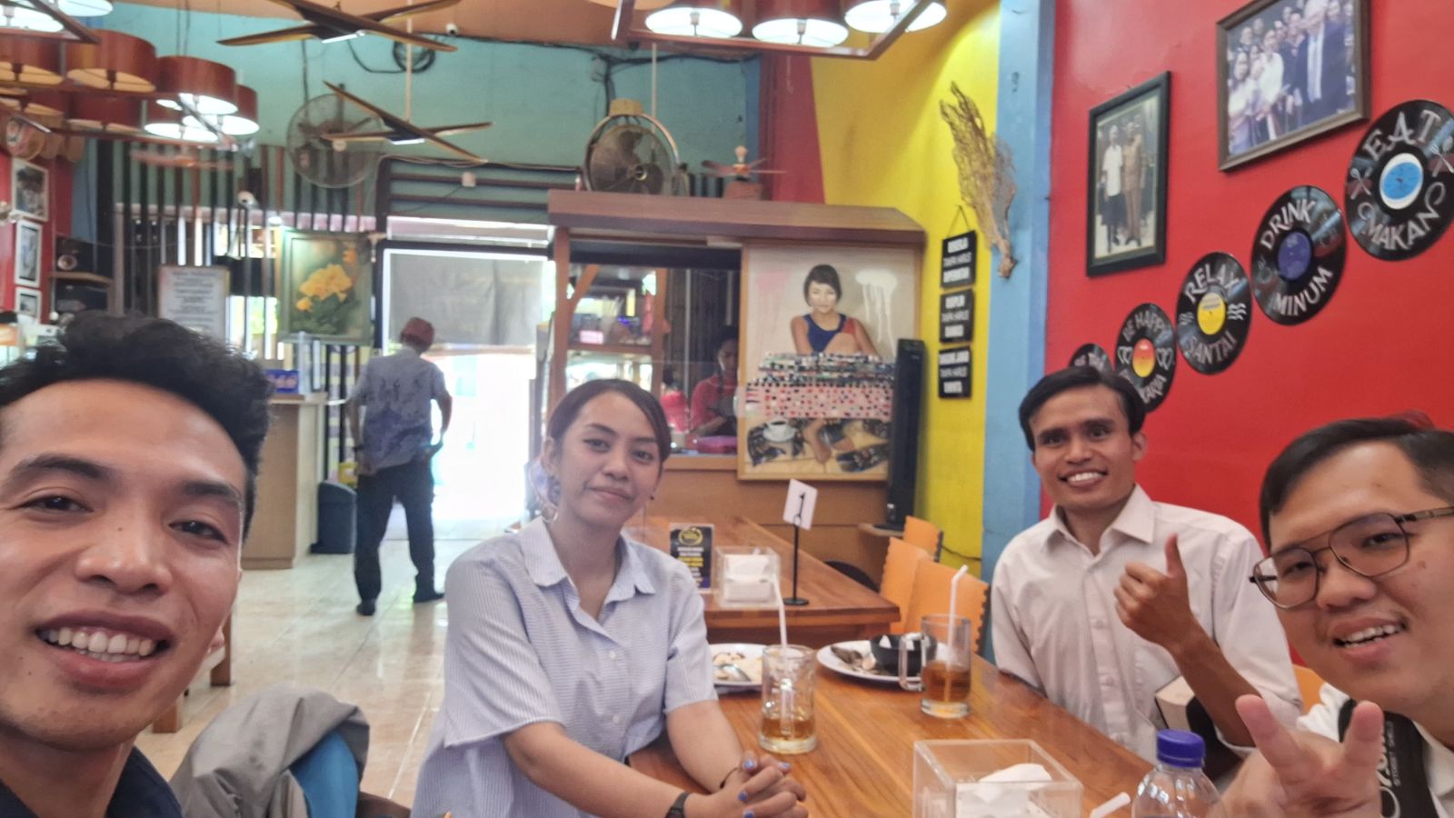 Pengasuhan dan shering Alkitab bersama ibu Sari, sering mengikuti BFI