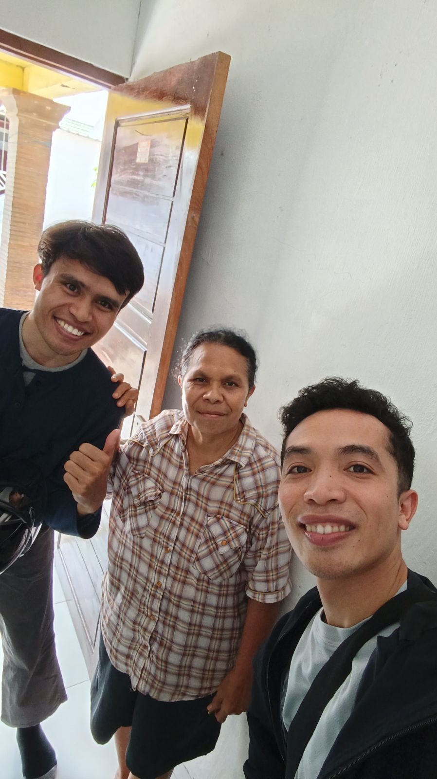 Kunjungan dan perawatan ke mama dari sdra Rudolf